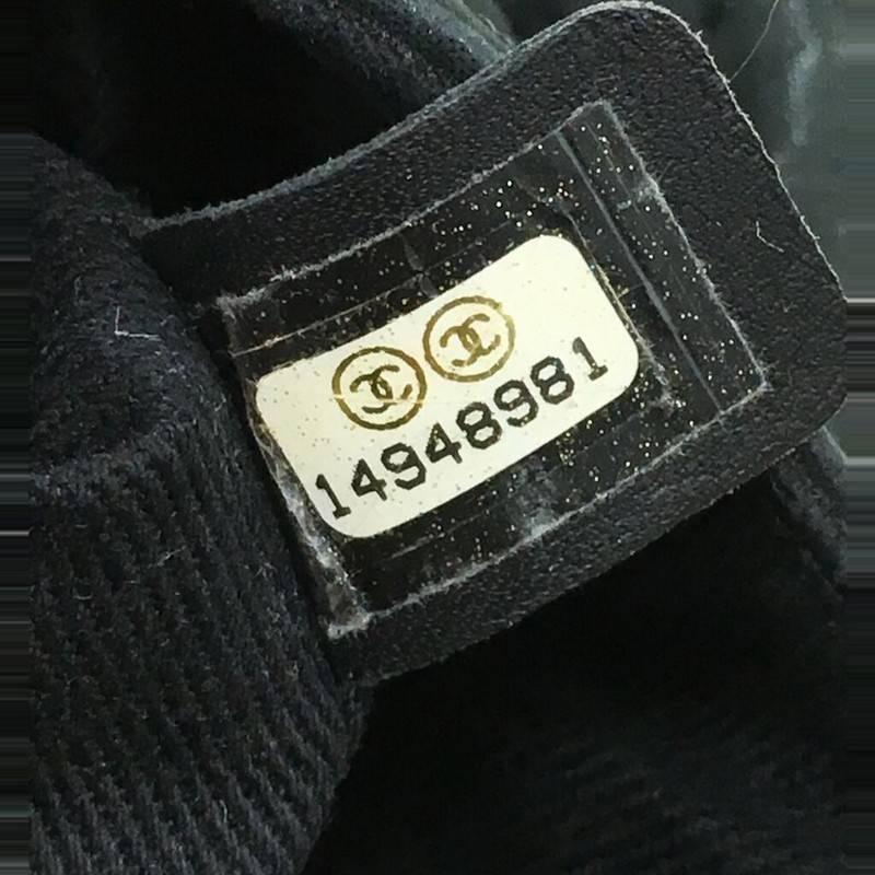 Chanel VIP Sac à rabat en veau irisé matelassé 2