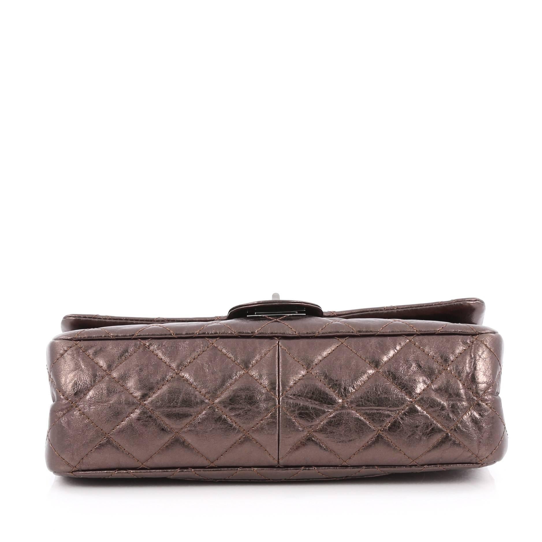 Women's or Men's Chanel Reissue 2.55 Handbag Metallic Quilted Aged Calfskin 227