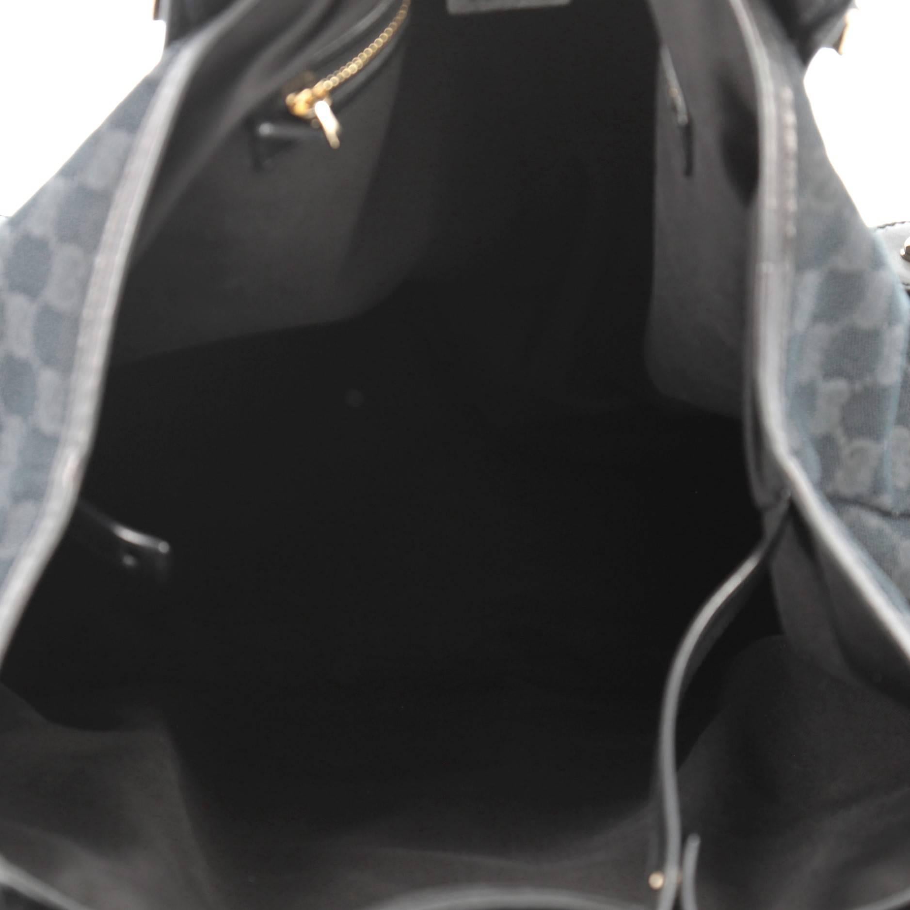 Black Gucci Pelham Shoulder Bag GG Canvas Medium