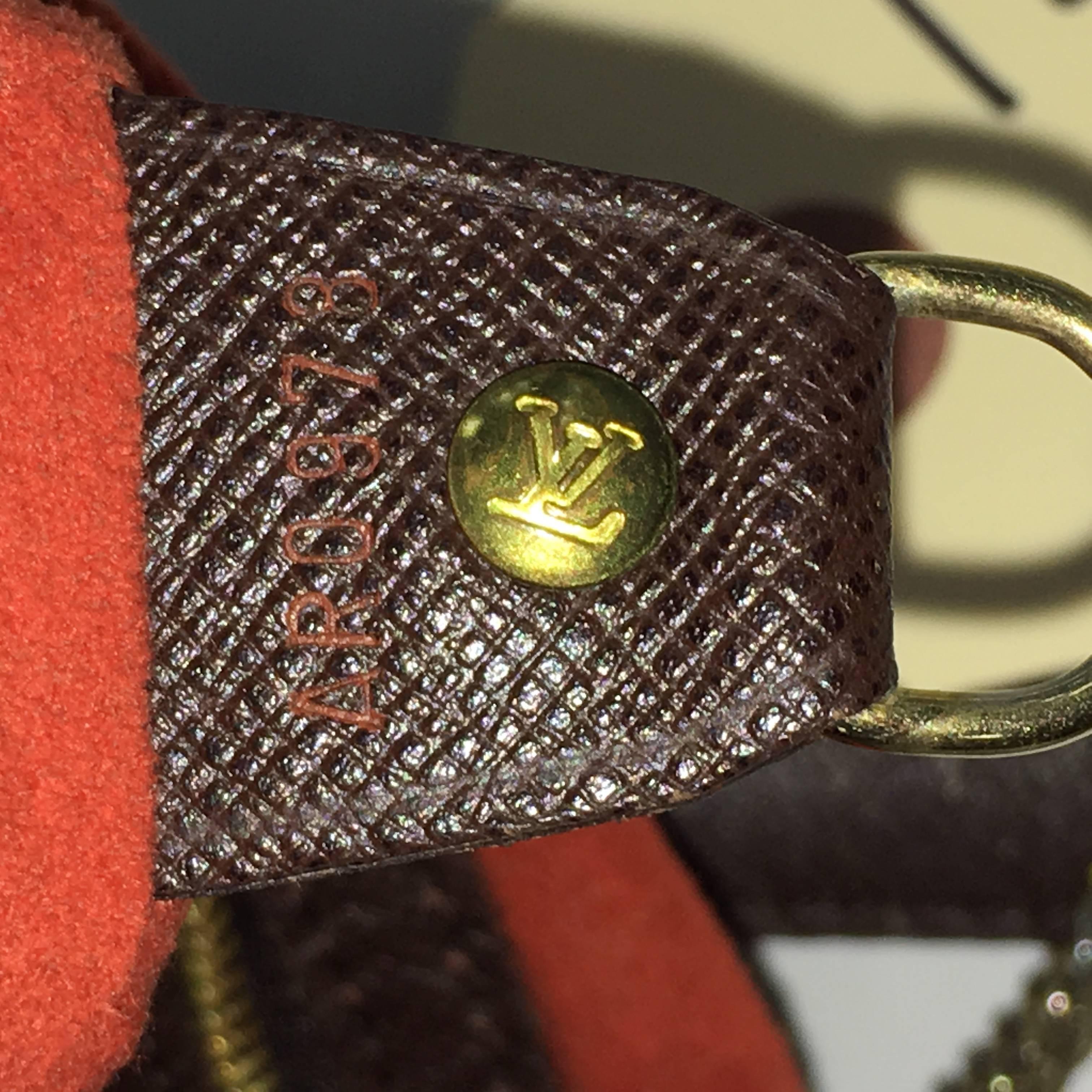 Louis Vuitton Marais Bucket Bag Damier 2