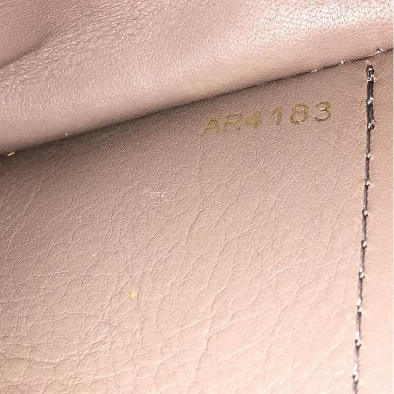 Louis Vuitton Capucines Handbag Leather MM  3