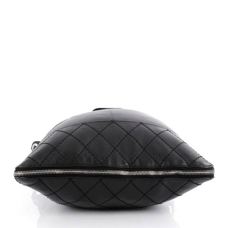 Women's Chanel Expandable Ligne Messenger Bag Leather Large