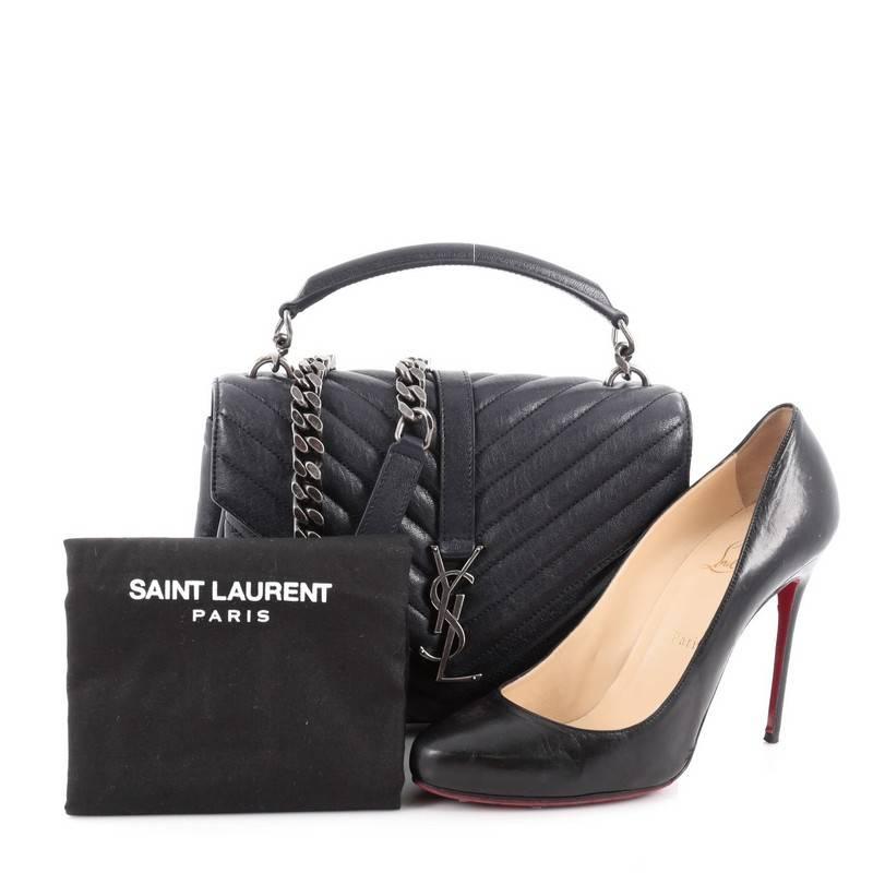 This authentic Saint Laurent College Monogram Bag Matelasse Chevron Leather Medium presented in the brand's Pre-Fall 2015 Collection combines a modern and functional style with an edgy twist. Crafted in navy quilted matelasse leather, this