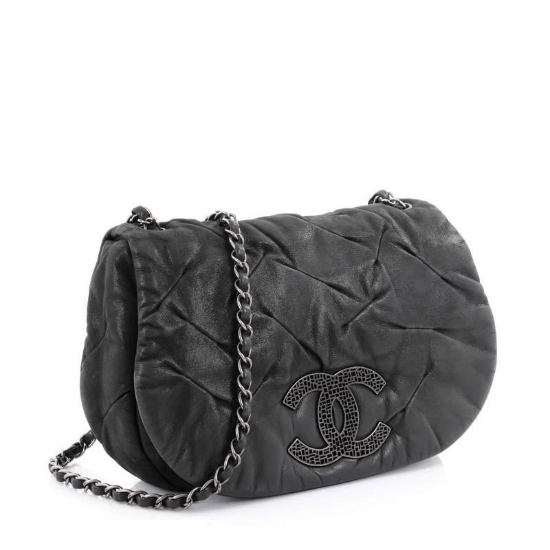 Black Chanel Glint Messenger Bag Iridescent Calfskin