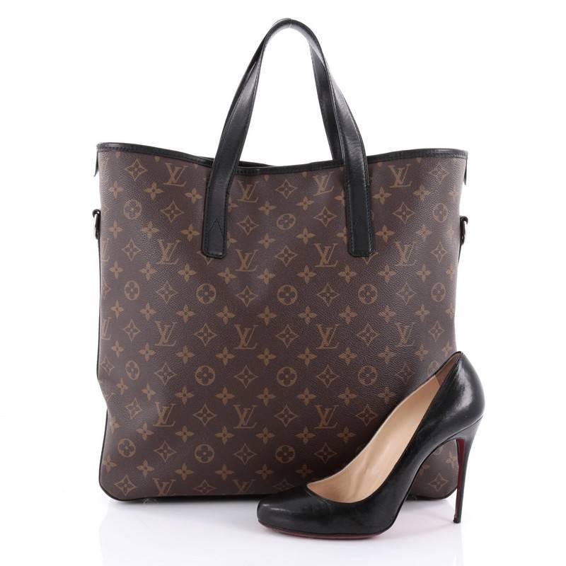 This authentic Louis Vuitton Davis Handbag Macassar Monogram Canvas is a beautiful and classy bag that is perfect for anyone who wants to carry their daily essentials in style. Crafted in brown monogram coated canvas, this bag features dual flat