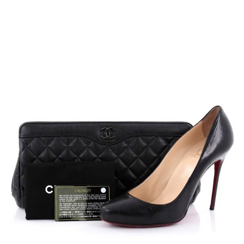 The authentic Chanel So Black Two Tone Clutch Quilted Calfskin Medium is the perfect piece to pair with almost any outfit. Crafted from black quilted calfskin leather, this beautiful, clutch features a black CC logo, framed top and black-tone