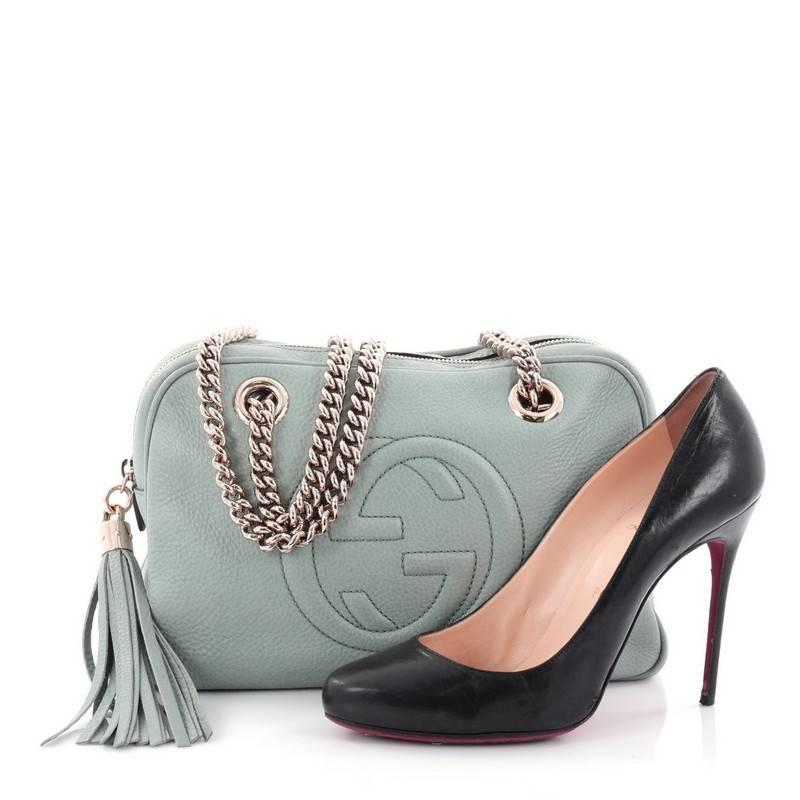 This authentic Gucci Soho Chain Zipped Shoulder Bag Leather Small is the perfect accessory for on-the-go moments. Crafted from sea green leather, this petite bag features signature stitched interlocking GG logo, leather tassel zipper pulls, long