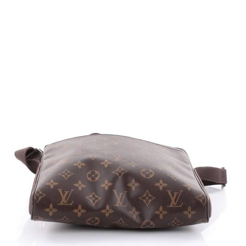 Women's or Men's Louis Vuitton Trotteur Beaubourg Handbag Monogram Canvas