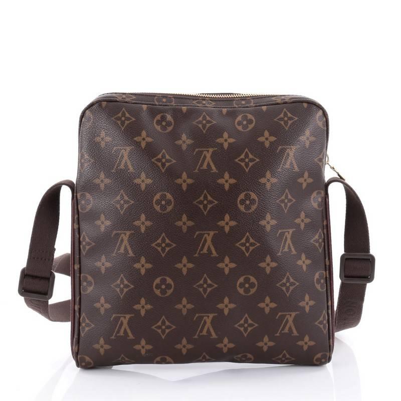 Louis Vuitton Trotteur Beaubourg Handbag Monogram Canvas In Good Condition In NY, NY