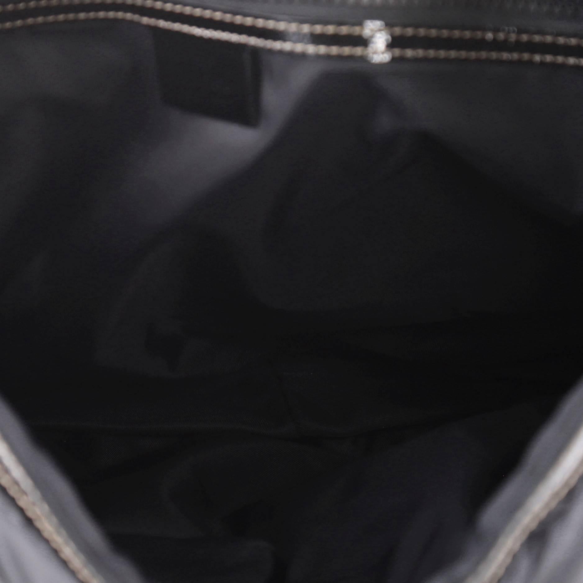 Gucci Messenger Bag Patch Embellished Quilted Nylon with Leather Medium In Good Condition In NY, NY