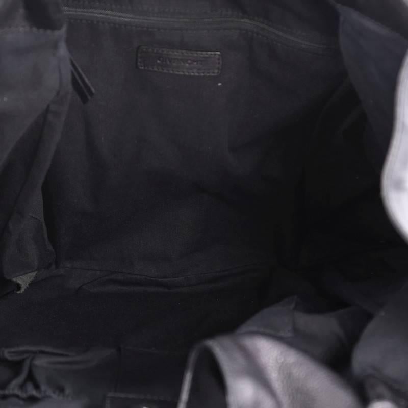  Givenchy Sacca Side Zip Shoulder Bag Leather 1