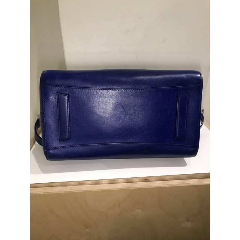 Givenchy Antigona Bag 3D Embossed Leather Medium In Good Condition In NY, NY