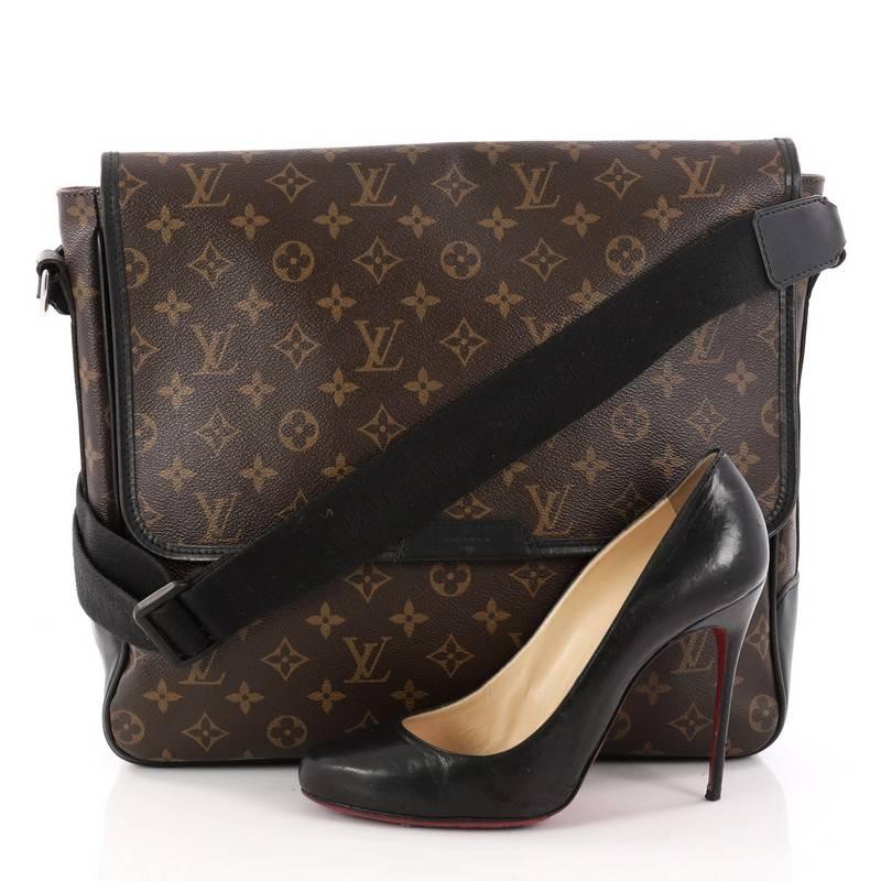 This authentic Louis Vuitton Bass Bag Macassar Monogram Canvas GM is perfect for the man or woman looking to keep the most important things close by. Crafted in brown macassar monogram coated canvas, this bag features adjustable embroidered canvas