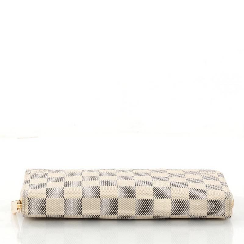 Women's Louis Vuitton Zippy Wallet Damier