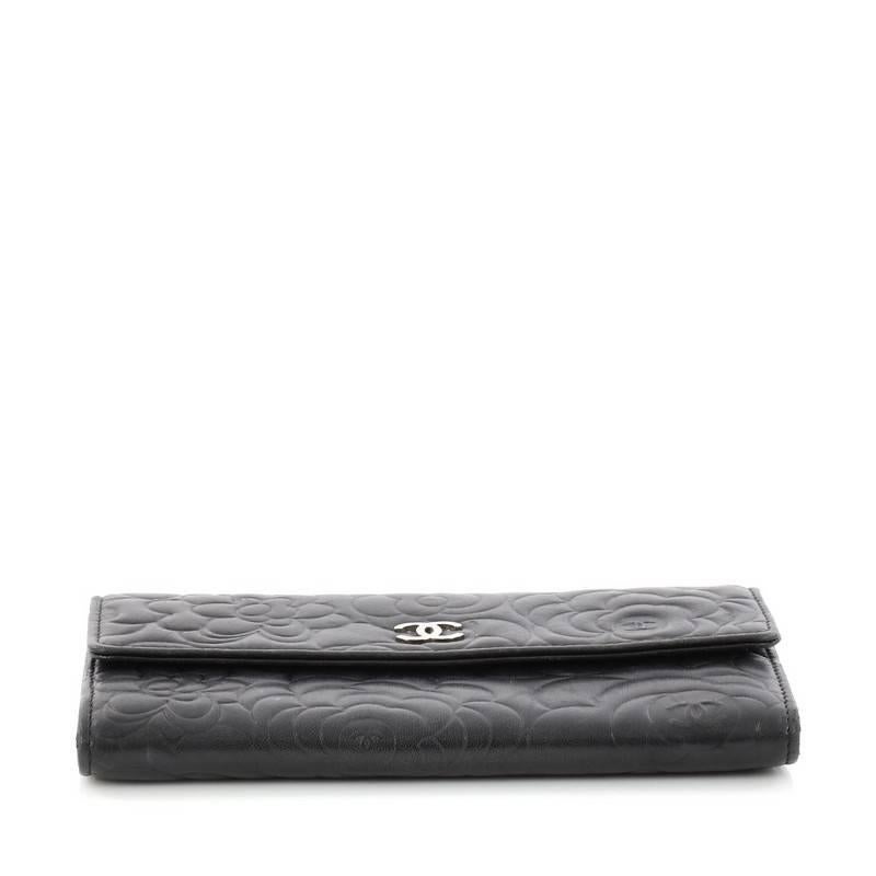 Chanel CC Gusset Flap Wallet Camellia Lambskin Long In Good Condition In NY, NY