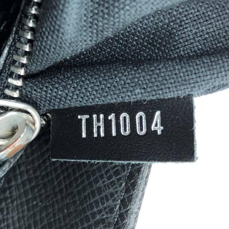 Louis Vuitton Kasbek Taiga Leather PM Handbag  5