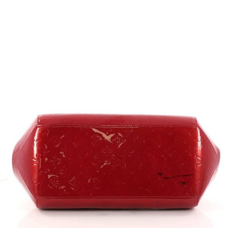 Lot - LOUIS VUITTON 2011 Sac SHERWOOD PM Cuir vernis rouge Garniture métal  doré Dimensions : 38 x 18 x 15 cm SHERWOOD PM - Catalog# 735985 Fashion  & Luxury Accessories Online