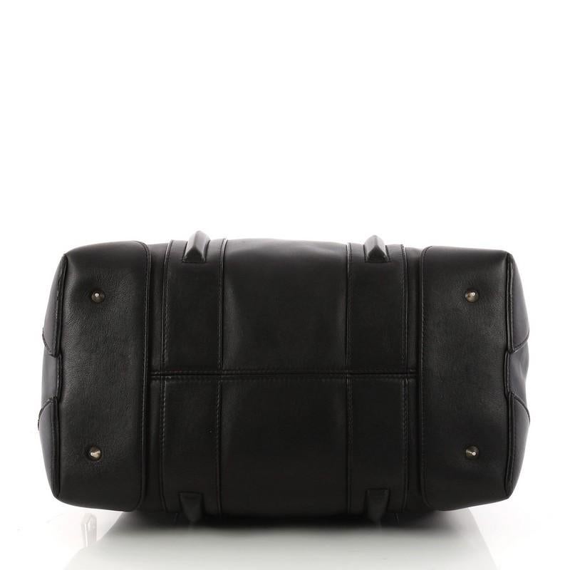 Givenchy Lucrezia Duffle Bag Leder Medium im Zustand „Gut“ in NY, NY