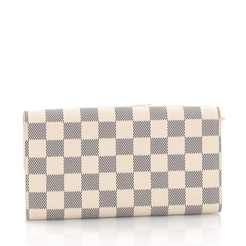 Louis Vuitton Sarah Wallet Damier In Good Condition In NY, NY