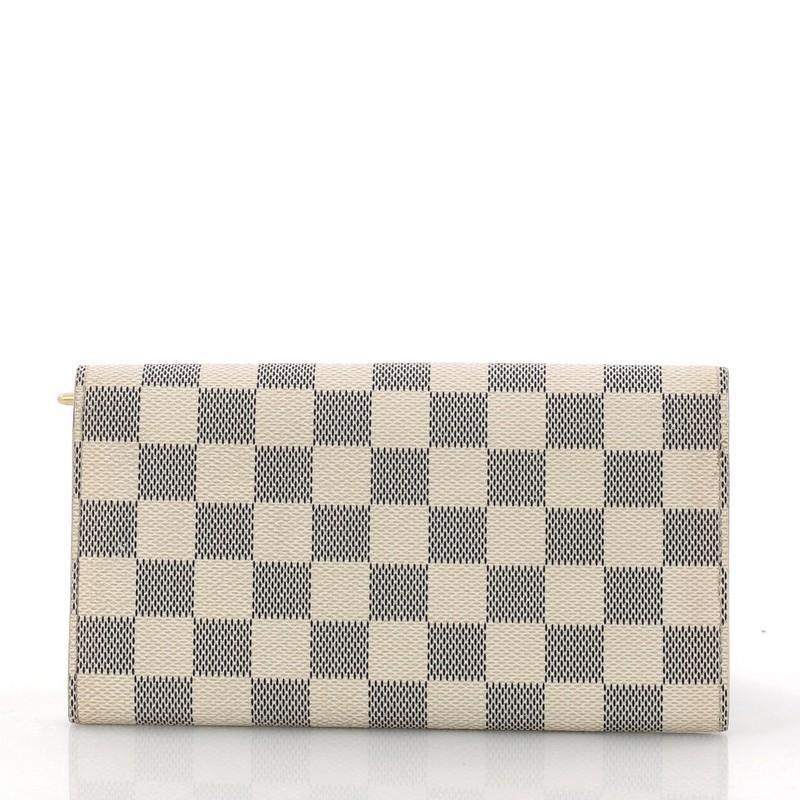 Louis Vuitton Sarah Wallet Damier In Good Condition In NY, NY