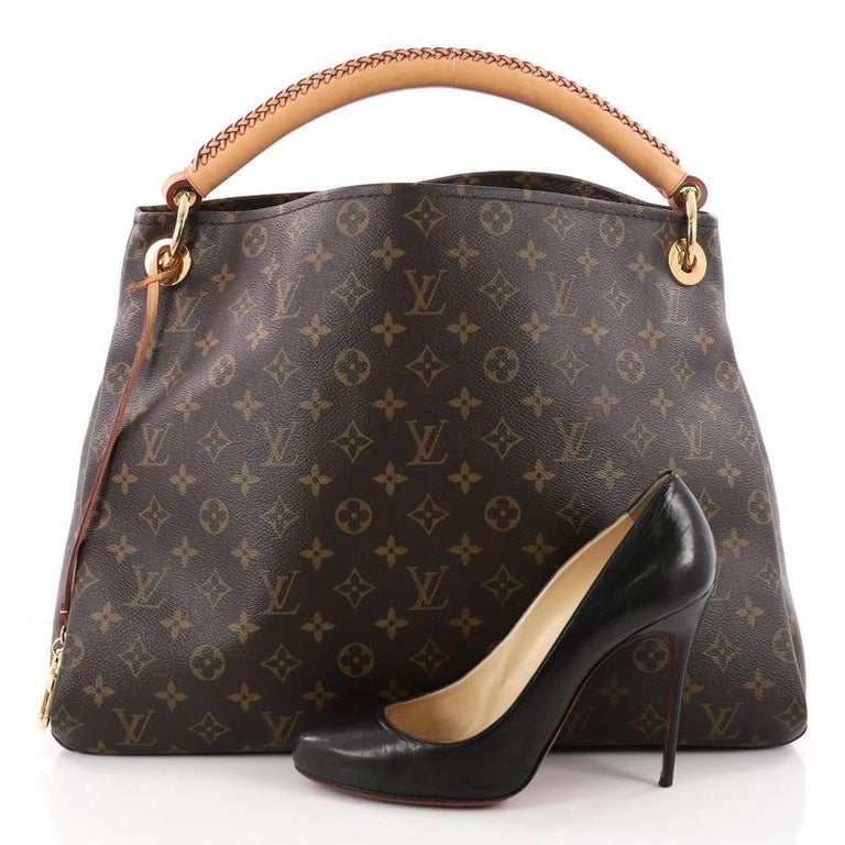 Louis Vuitton Artsy Handbag Monogram Canvas Mm At 1stdibs This Authentic Louis Vuitton Artsy Handbag Monogram Canvas Mm Is An Elegant And Iconic Bag That