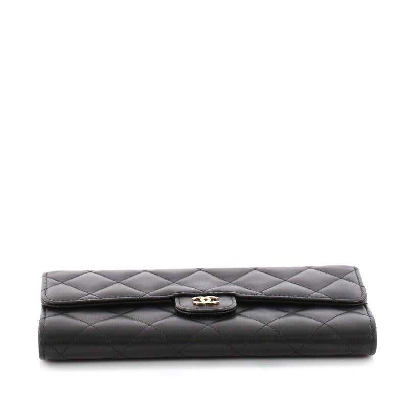 Women's or Men's Chanel CC Gusset Classic Flap Wallet Quilted Lambskin Long