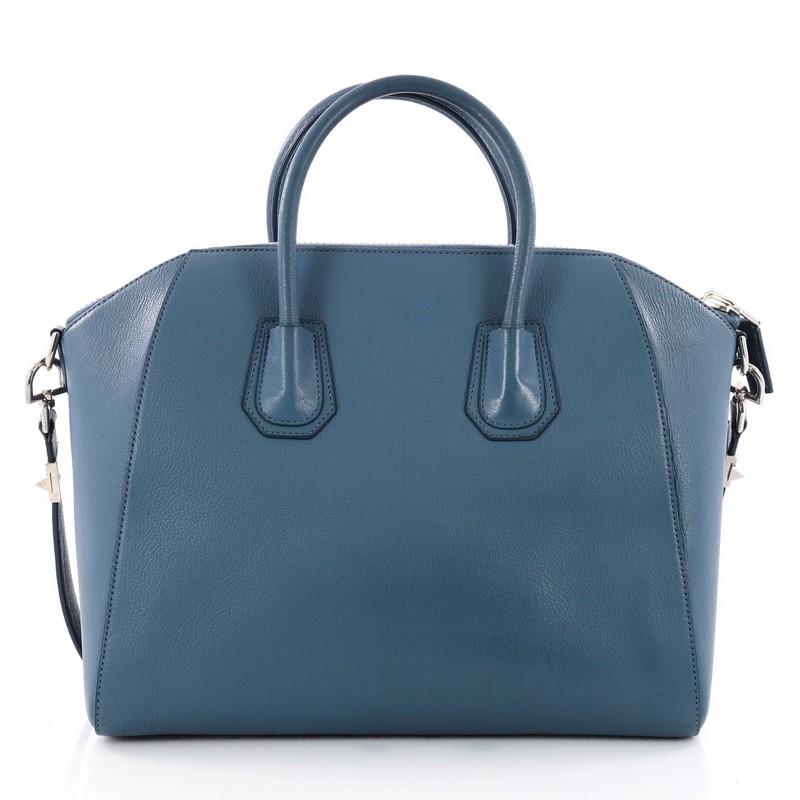 Givenchy Antigona Bag Leather Small  In Good Condition In NY, NY
