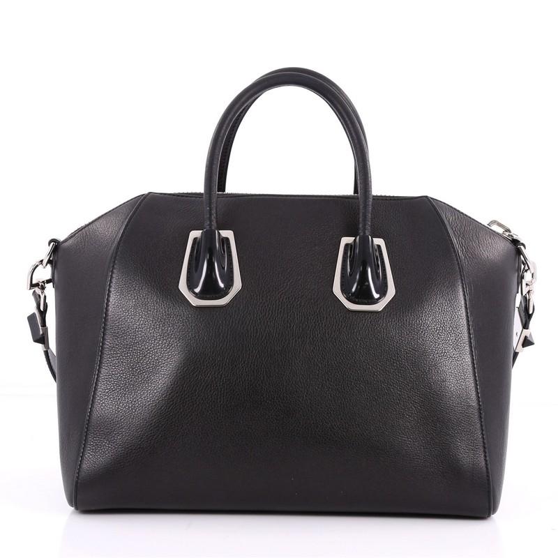 Givenchy Antigona Bag Leather with Metal Detail Medium In Good Condition In NY, NY