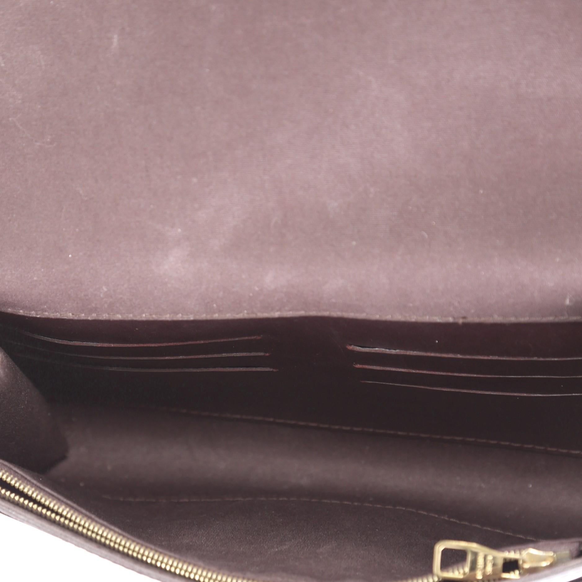 Louis Vuitton Chain Louise Clutch Patent GM In Good Condition In NY, NY