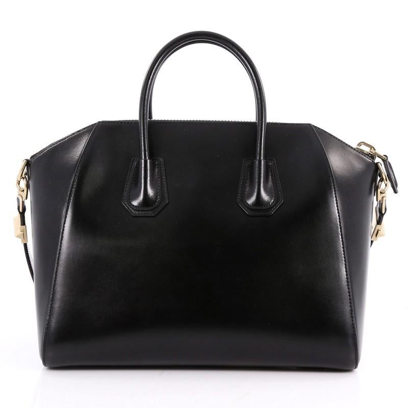 Givenchy Antigona Bag Glazed Leather Medium  In Good Condition In NY, NY