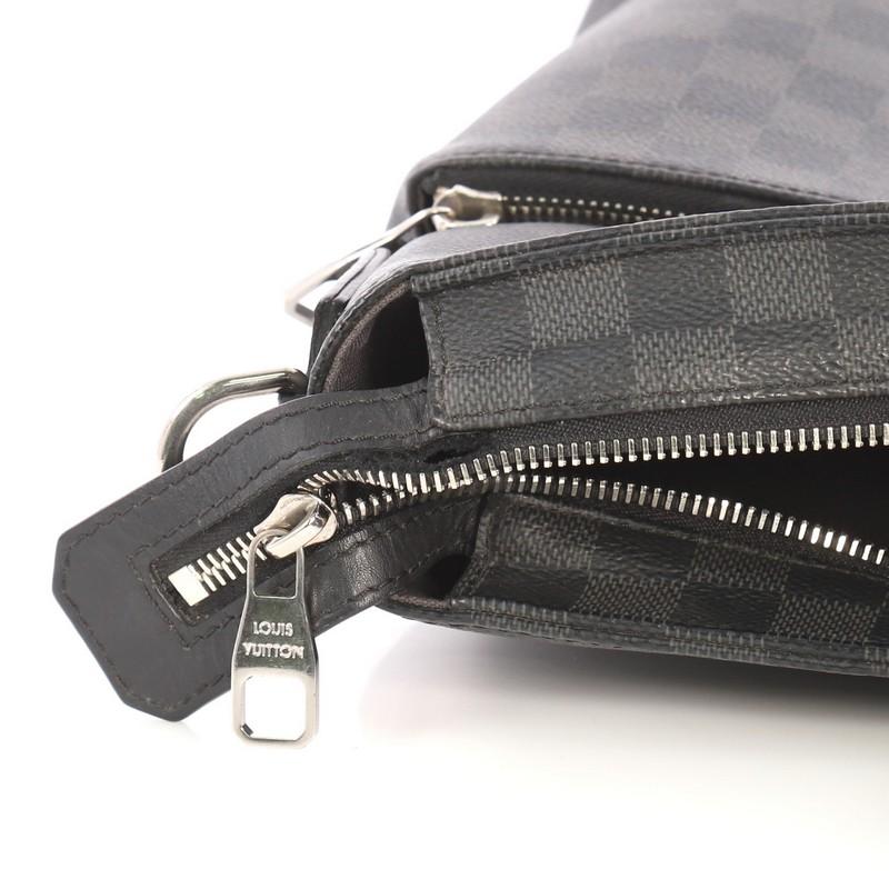 Women's or Men's Louis Vuitton 7 Days A Week Damier Graphite Handbag 