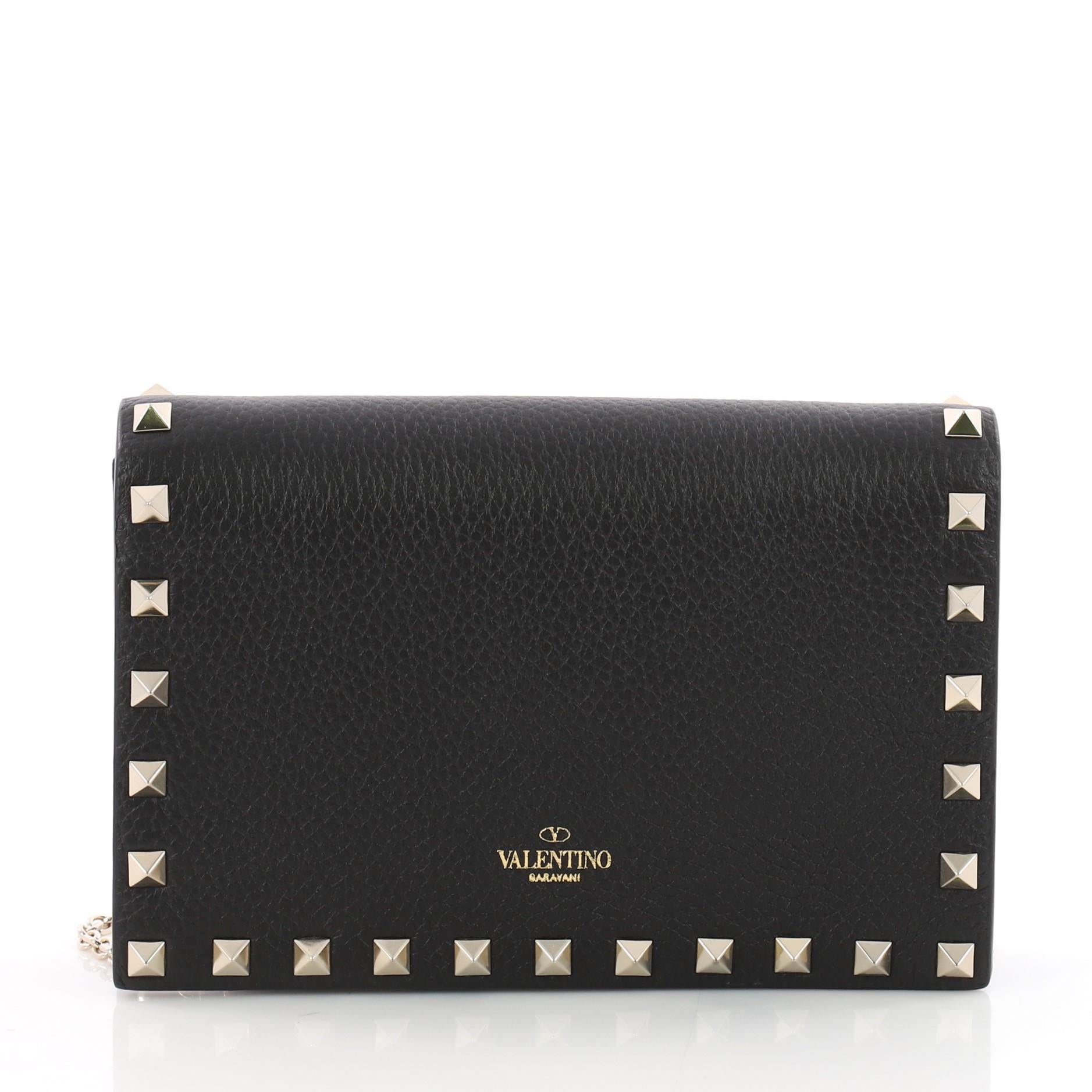 Valentino Rockstud Wallet on Chain Leather In Good Condition In NY, NY