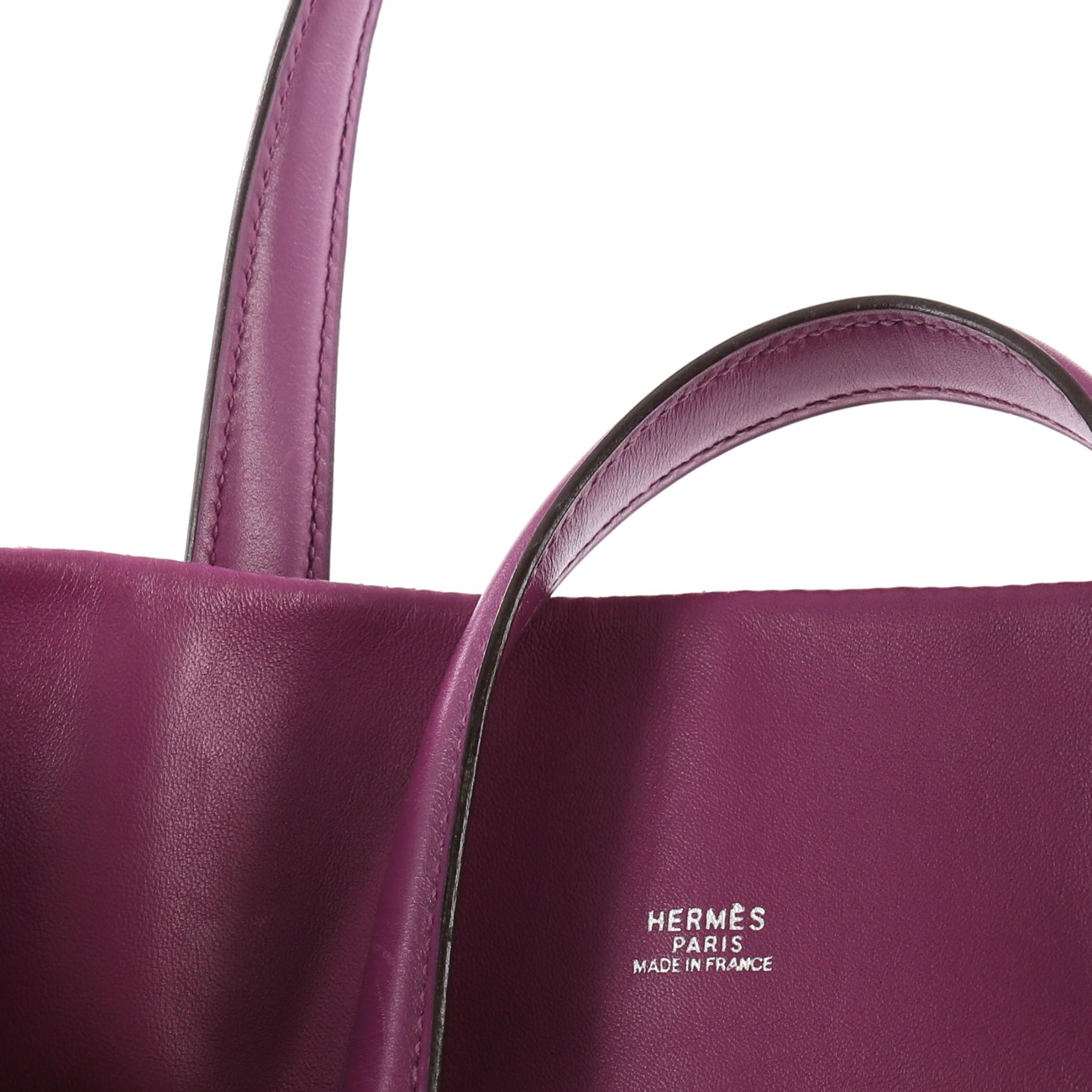 Hermes Canoe Tote Vibrato and Leather PM In Good Condition In NY, NY