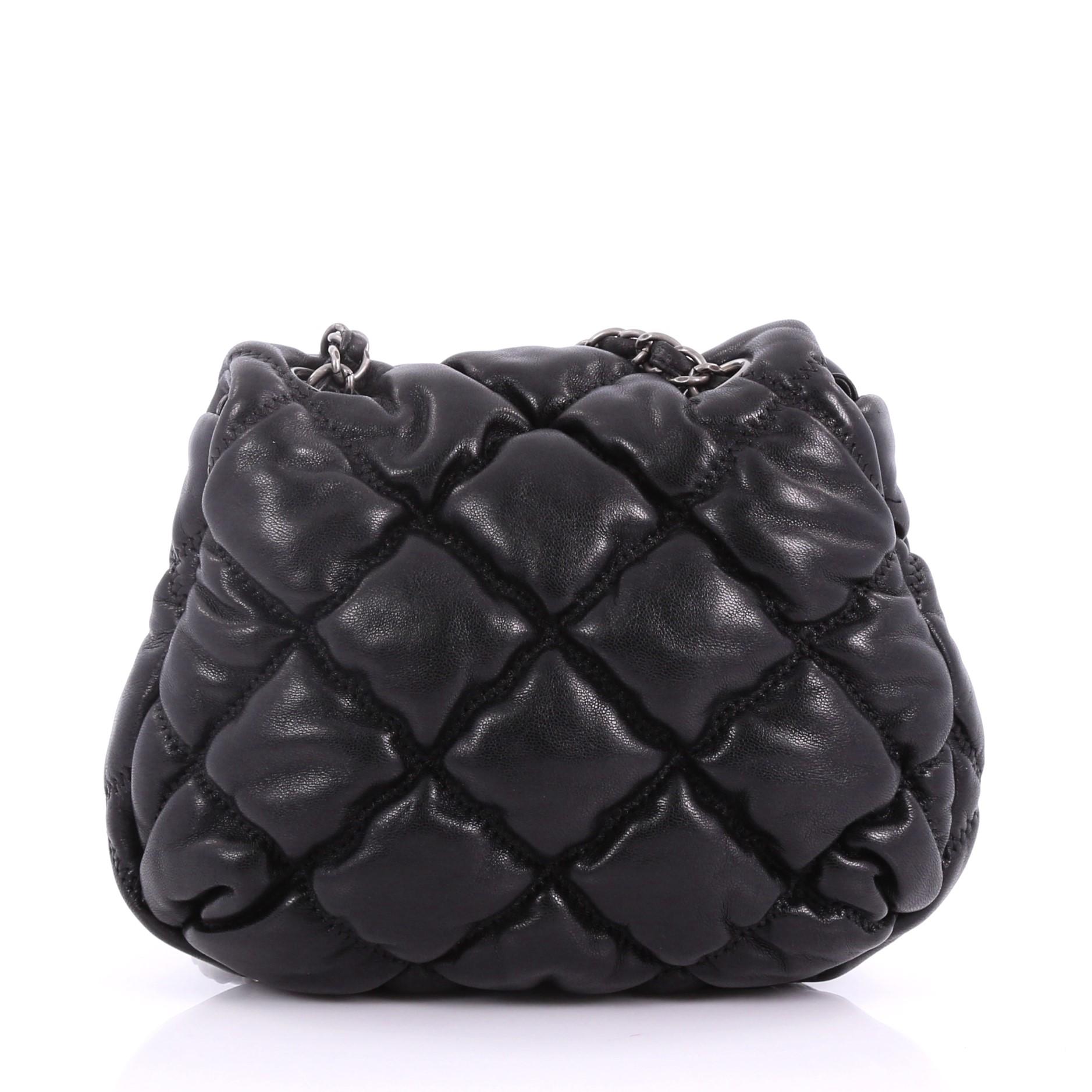 Chanel Bubble Sac à bandoulière en cuir d'agneau matelassé:: petit modèle Excellent état à NY, NY