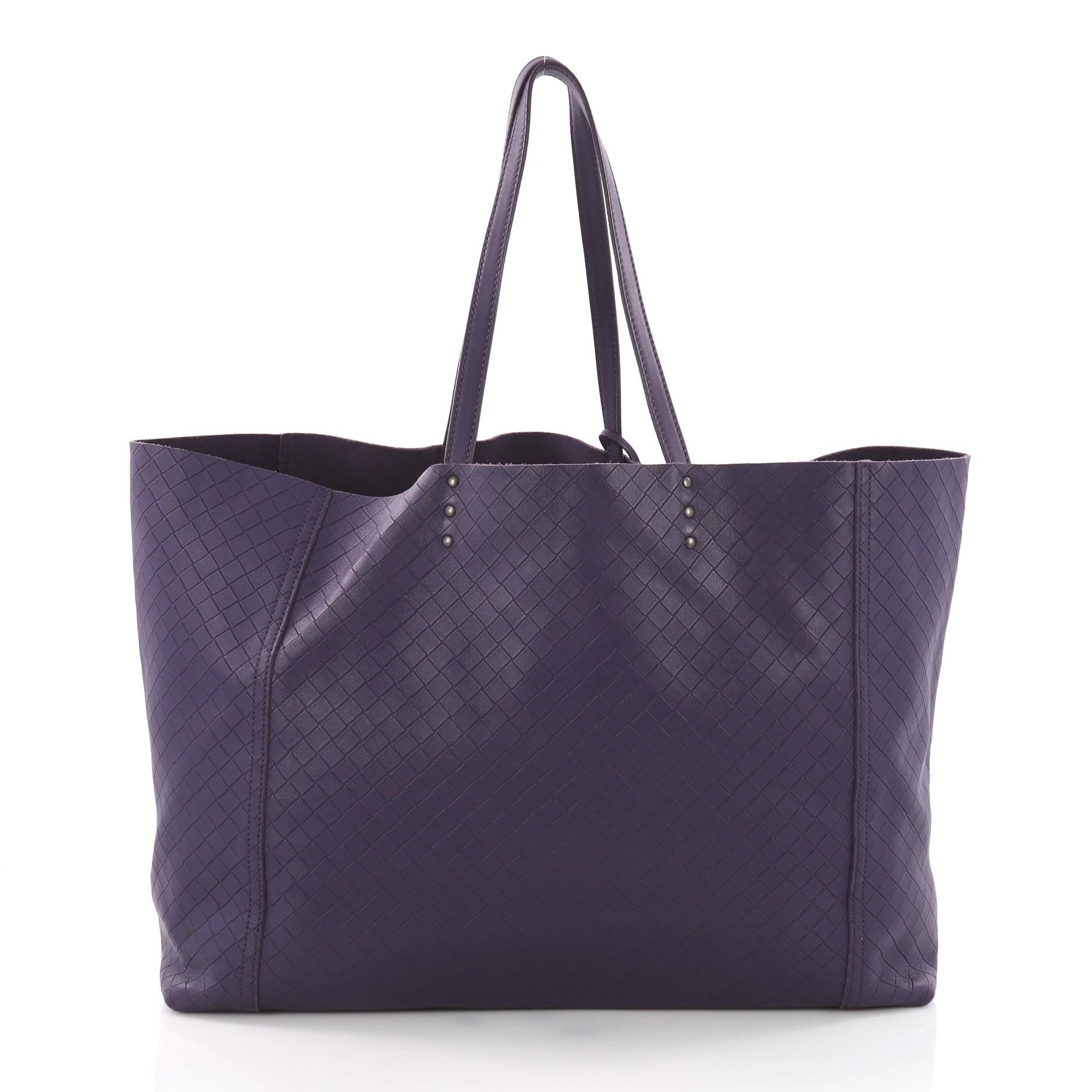 Bottega Veneta Intrecciomirage Tote Leather Large In Good Condition In NY, NY