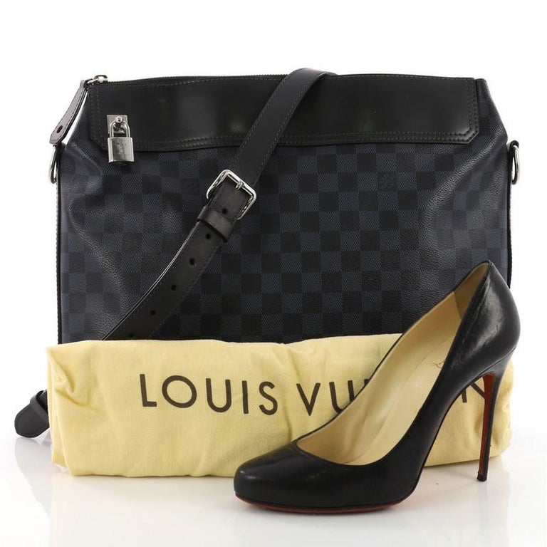 Louis Vuitton Greenwich Messenger Bag Damier Cobalt For Sale at 1stdibs