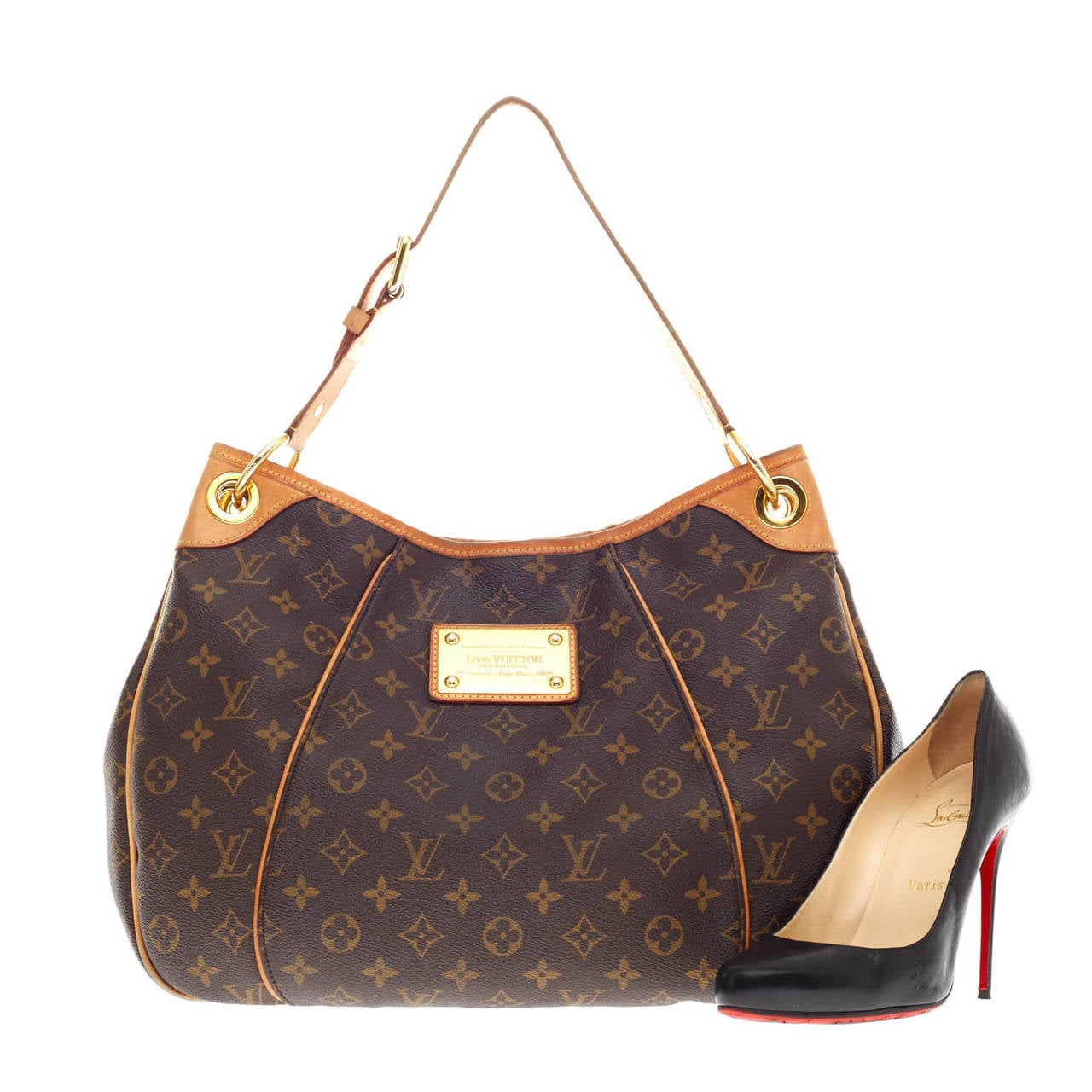 This authentic Louis Vuitton Galliera Monogram Canvas in size PM is a bag that is as practical as it is iconic. Crafted from Louis Vuitton's signature monogram print canvas, this bag features cowhide leather trims, gold-tone hardware, protective
