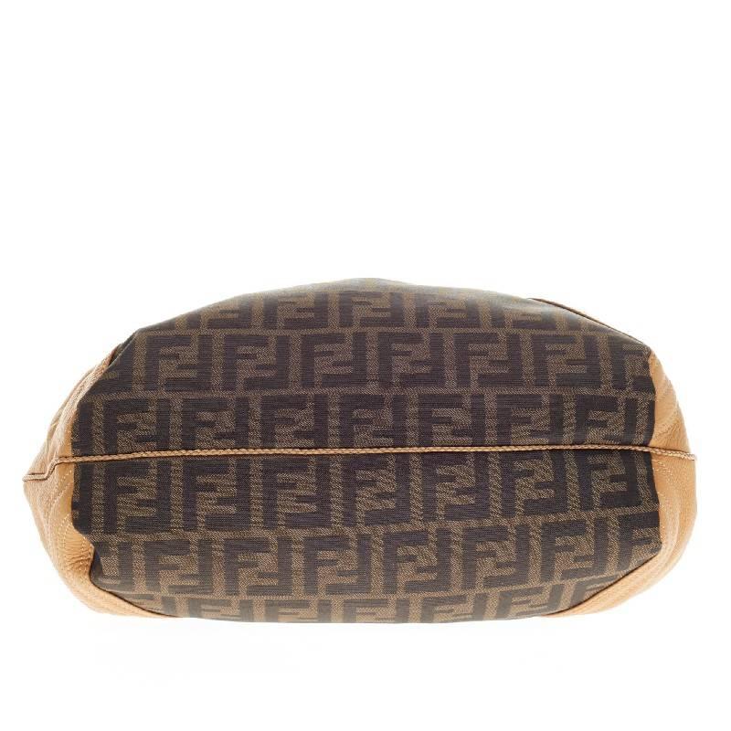 Fendi Spionagetasche Zucca Canvas und Leder Medium 1