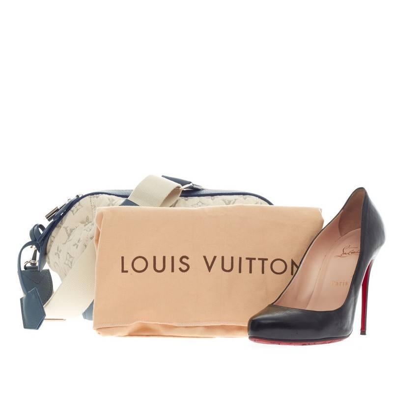 This authentic Louis Vuitton Pochette Round Monogram Denim from the brand's Spring-Summer 2012 collection is a lightweight, playful shoulder bag made for everyday excursions. Crafted in ivory monogram print denim with blue leather trimmings, this