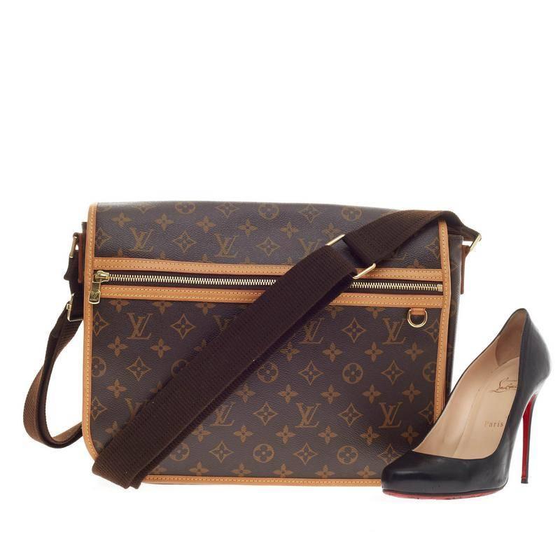 This authentic Louis Vuitton Bosphore Messenger Bag Monogram Canvas GM is perfect for daily or work excursions. Crafted in brown monogram canvas trimmed with natural cowhide leather, this stylish messenger bag features a full-frontal flap with zip