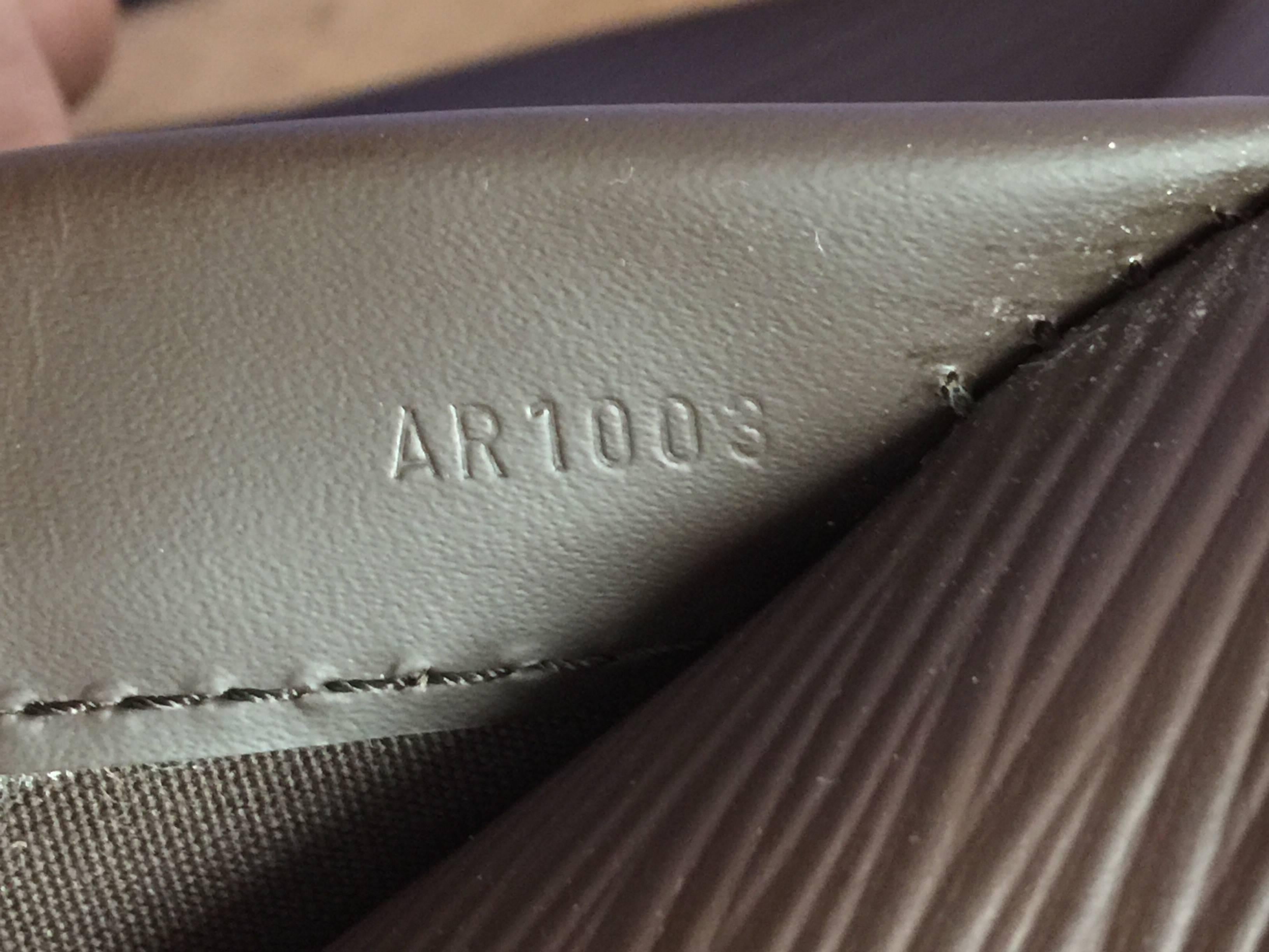 Louis Vuitton Dhanura Epi Leather GM 5