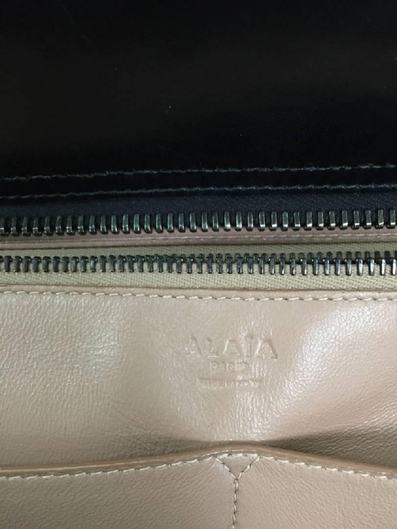 Alaia Grommet Zip Tote Leather Large 5