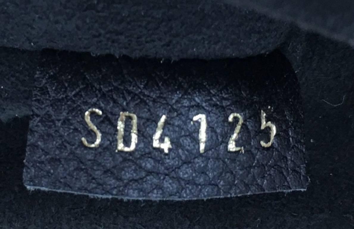 Women's or Men's Louis Vuitton Gaia Handbag Monogram Canvas