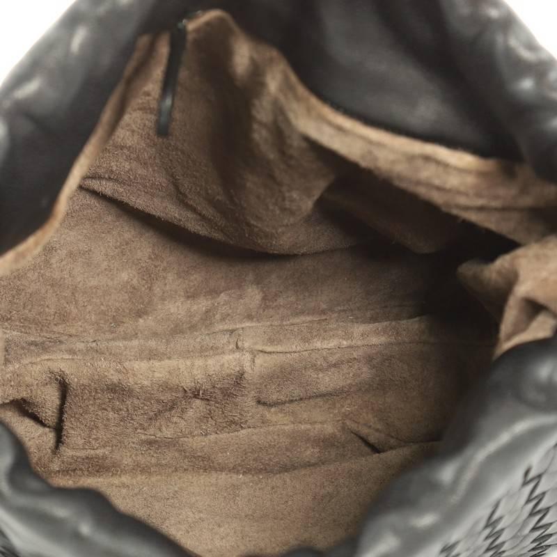 Bottega Veneta Drawstring Shoulder Bag Intrecciato Nappa Small In Good Condition In NY, NY