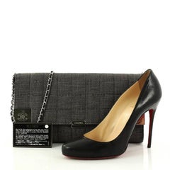 Chanel Schokoriegel-Ketten-Clutch aus gestepptem Denim