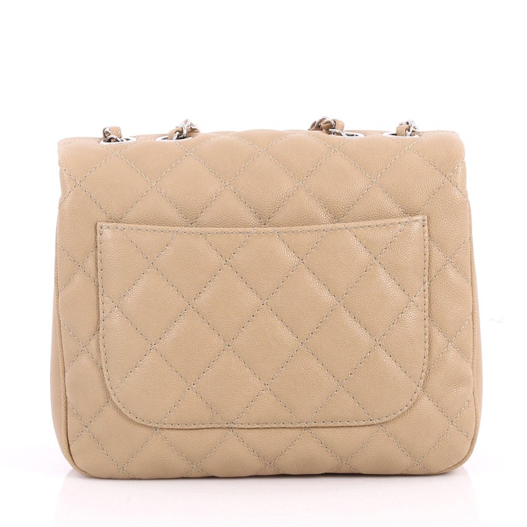 Chanel Classic Flap Bag Medium size- Quick review/wear and tear 