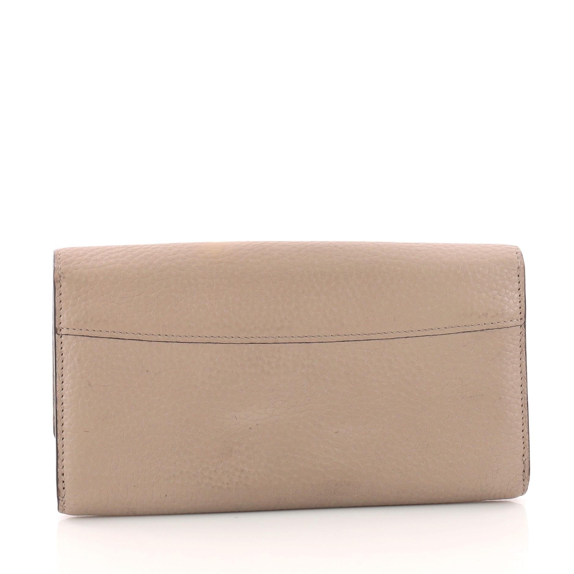 Women's Louis Vuitton Capucines Wallet Leather
