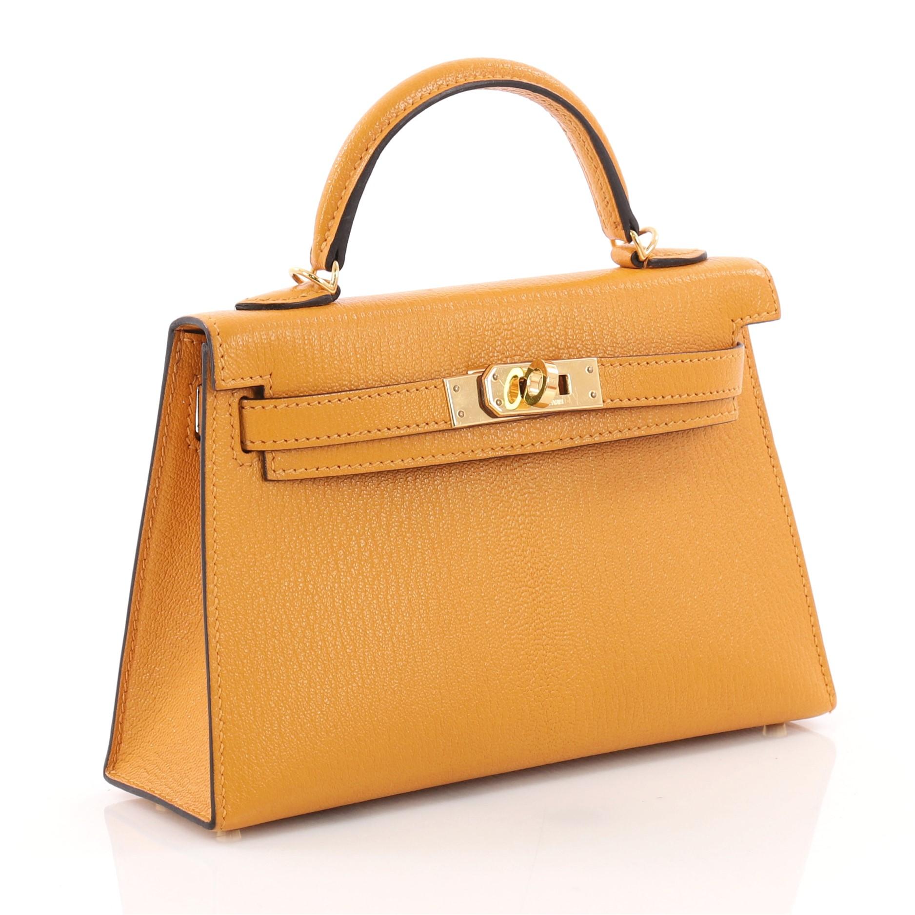 Hermes Kelly Mini II Handbag Moutarde Yellow Chevre Mysore with Gold Hardware 20 im Zustand „Hervorragend“ in NY, NY
