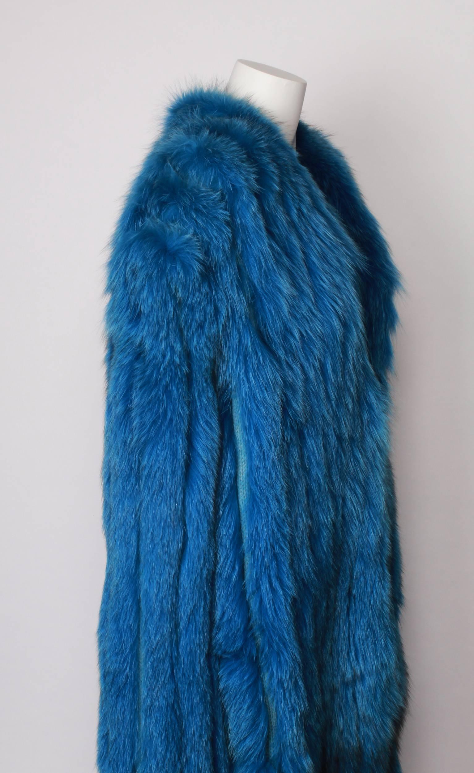 VINICIO PAJERO Full Length Ribbed Fox Fur In Excellent Condition In Melbourne, Victoria
