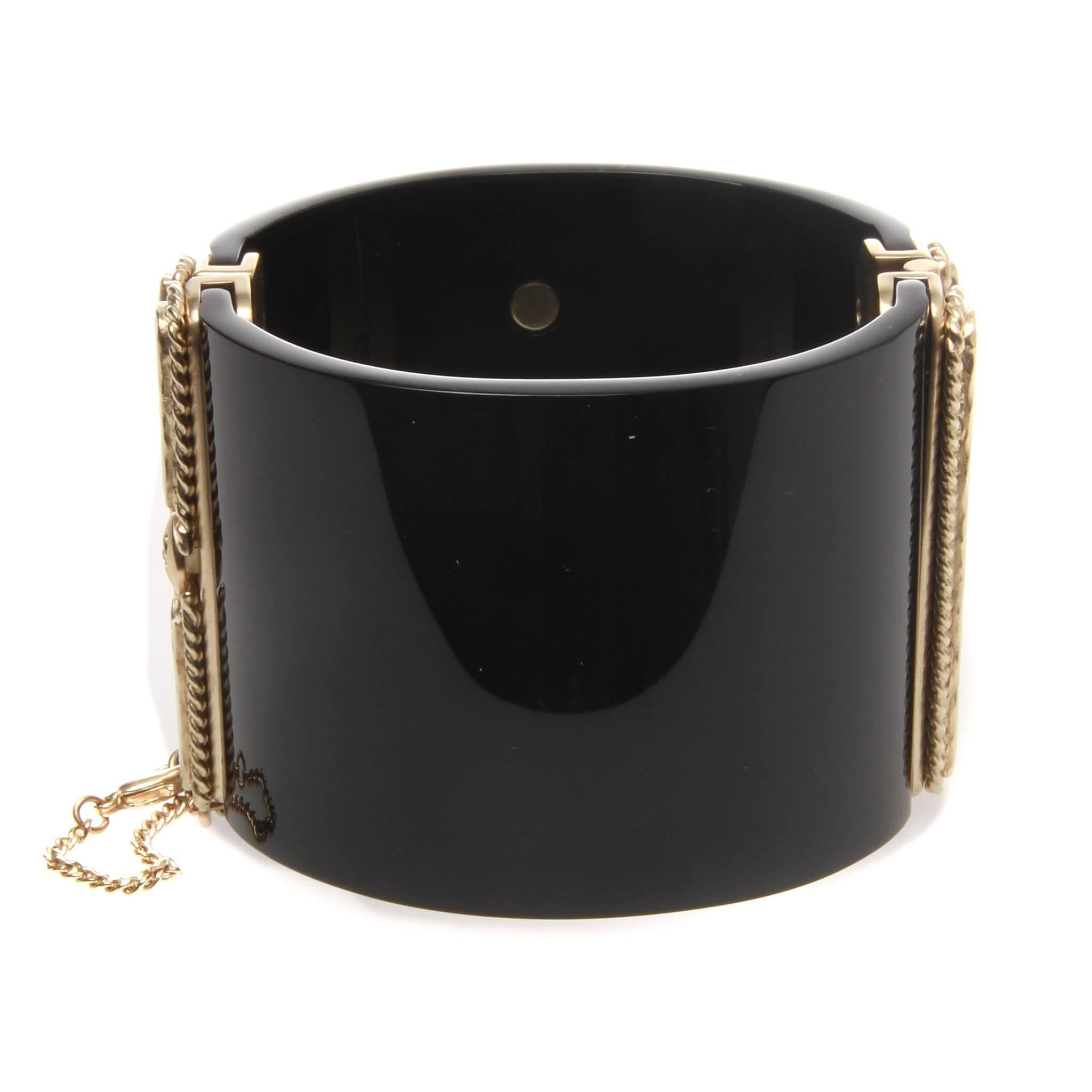 	Chanel Black Resin and Mauve Glass Cuff GHW In Excellent Condition In Melbourne, Victoria